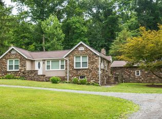 40 Chestnut Ln, Newburgh, NY 12550