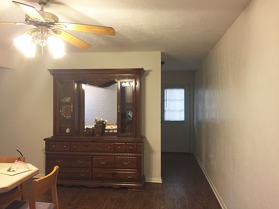 4th image of 211 Westwood St