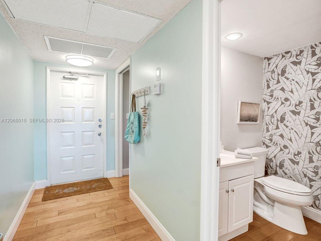 808 Cypress Blvd APT 409, photo 8