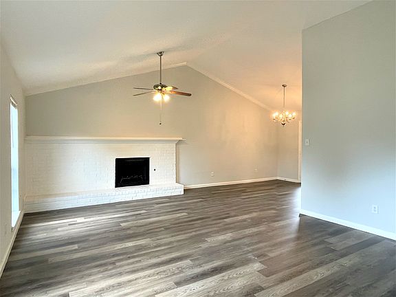3rd image of 4001 18th St