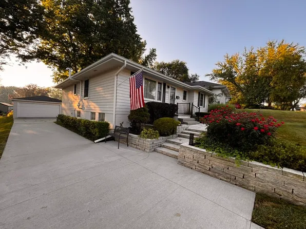 525 25th St, West Des Moines, IA 50265