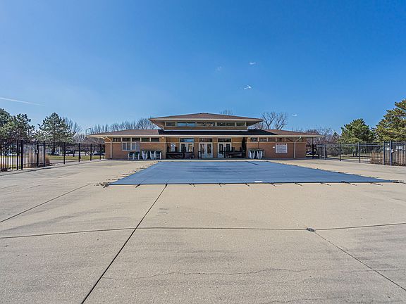 4th image of 720 Creekside Dr Unit 209B