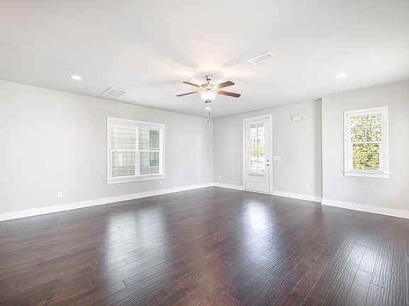 4th image of 757 Cottage Park Dr