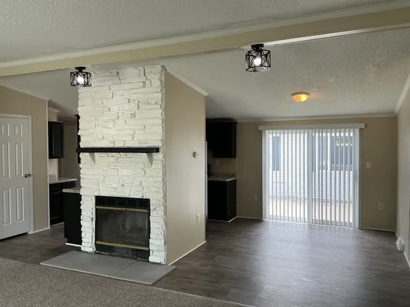 23350 Arlington Dr #254, Clinton Township, MI 48036