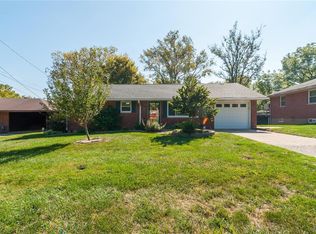 102 Debbie Dr, Collinsville, IL