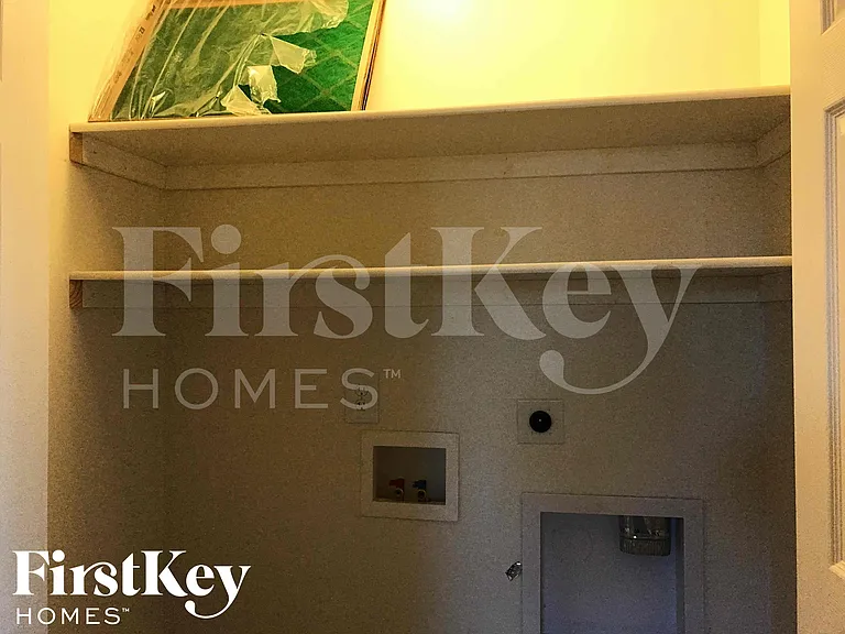 8802 N 35th Dr — Photo 17