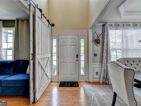 3rd image of 653 Prada Ct