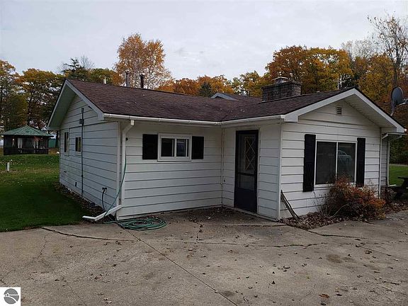 2nd image of 5853 S Lake Ln