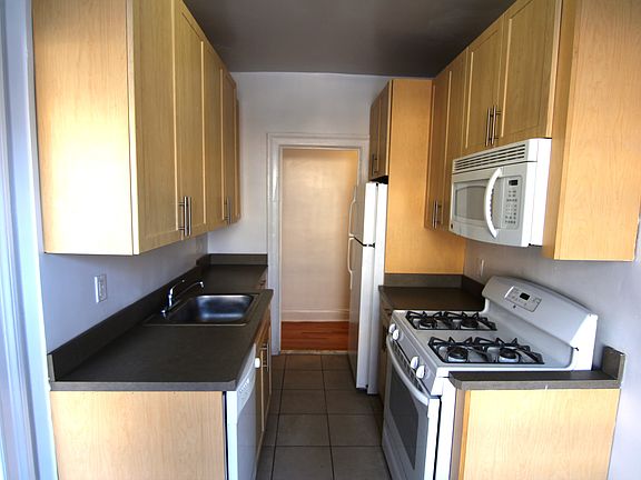4th image of 3805 Crescent St APT 1F