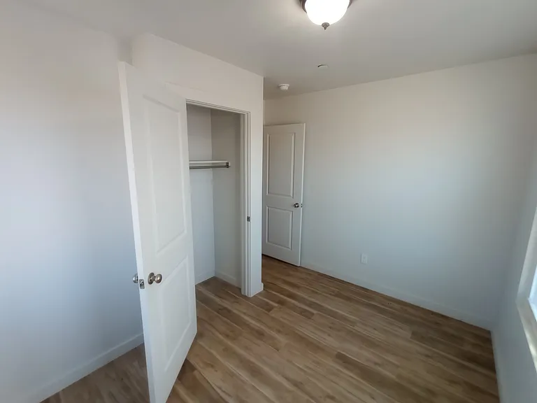 400 SW Grand Blvd #1 — Photo 17