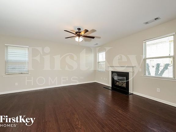 4th image of 225 Sharon Way