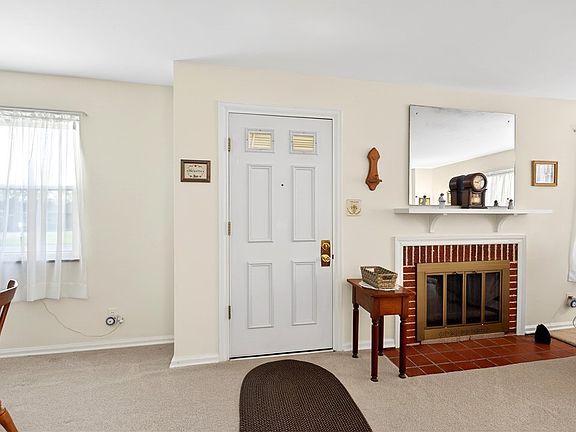 5th image of 1237 Laurelwood Rd