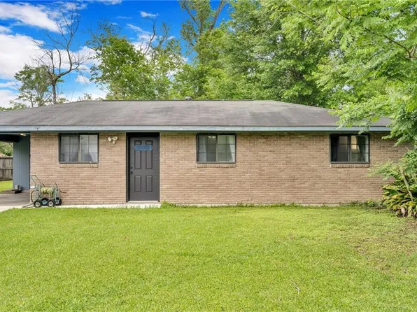 908 E Chuck St, Gonzales, LA 70737