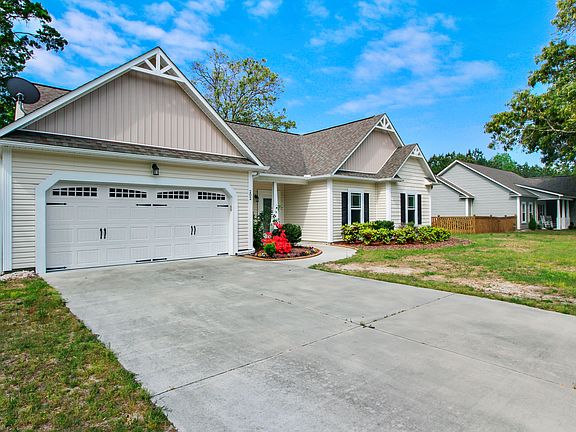 3rd image of 202 Anchor Ln
