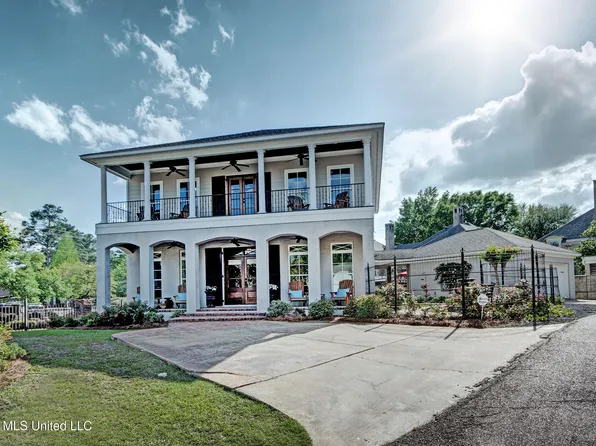 1 Fondren Green Cir, Jackson, MS 39216