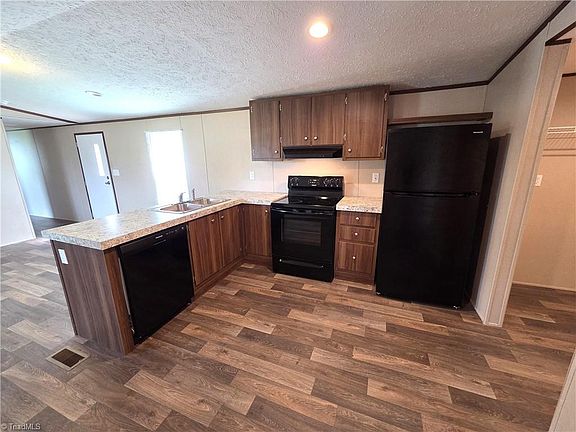 5th image of 126 Sheraton Ct