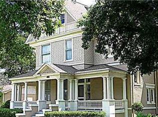 402 Cedar St, Hearne, TX 77859