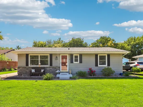 1214 NW Applewood St, Ankeny, IA 50023