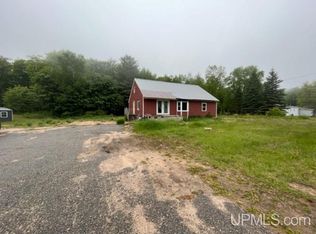 N6909 Connors Rd, Munising, MI 49862