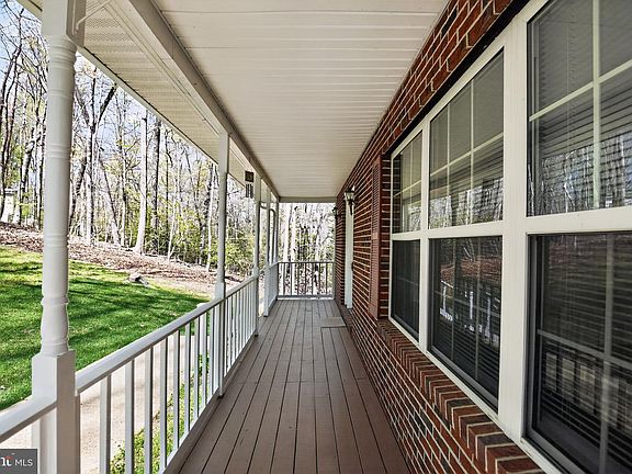 2nd image of 513 Bridle Ct