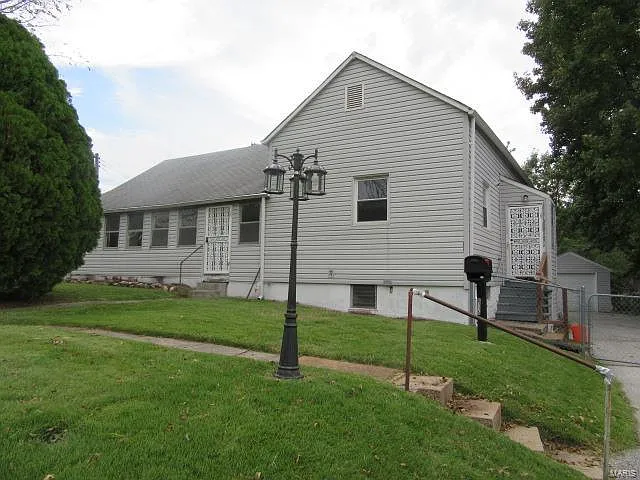 8715 Agate Ct photo 1