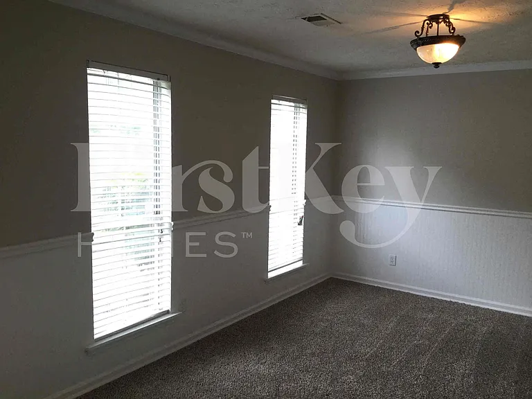 535 Sherwood Oaks Rd — Photo 2