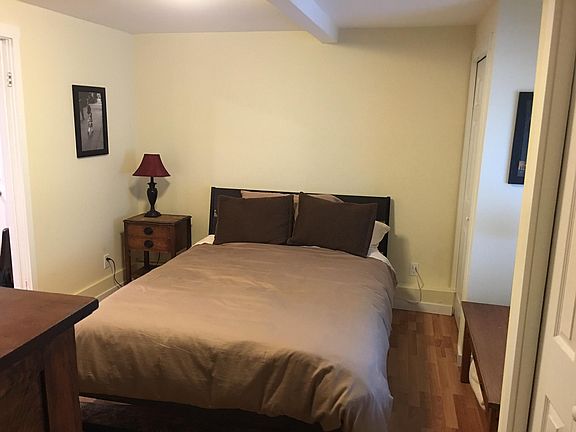 4th image of 411A E Blithedale Ave