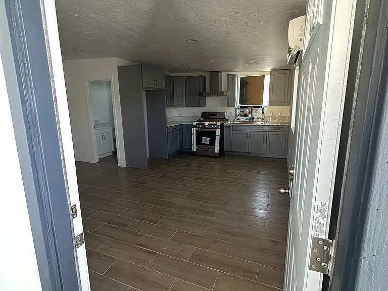 1220 W Shorb St #B — Photo 4