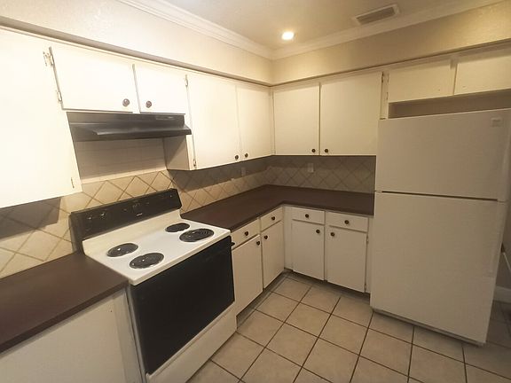 4th image of 280 Cherry Laurel Ln