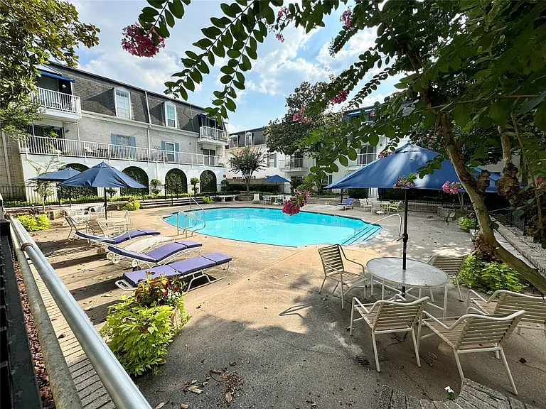 2601 Bellefontaine St #B301 — Photo 31