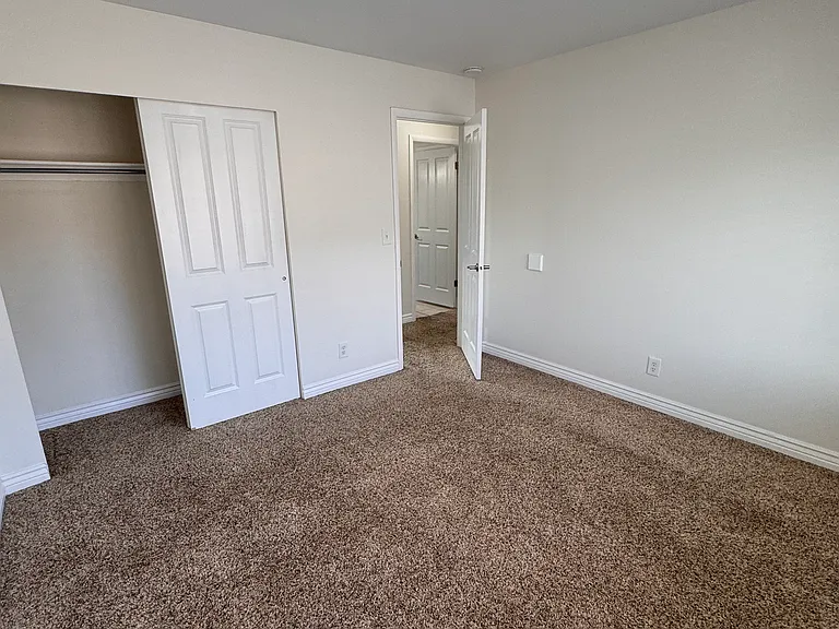 651 N 100 W #H — Photo 22