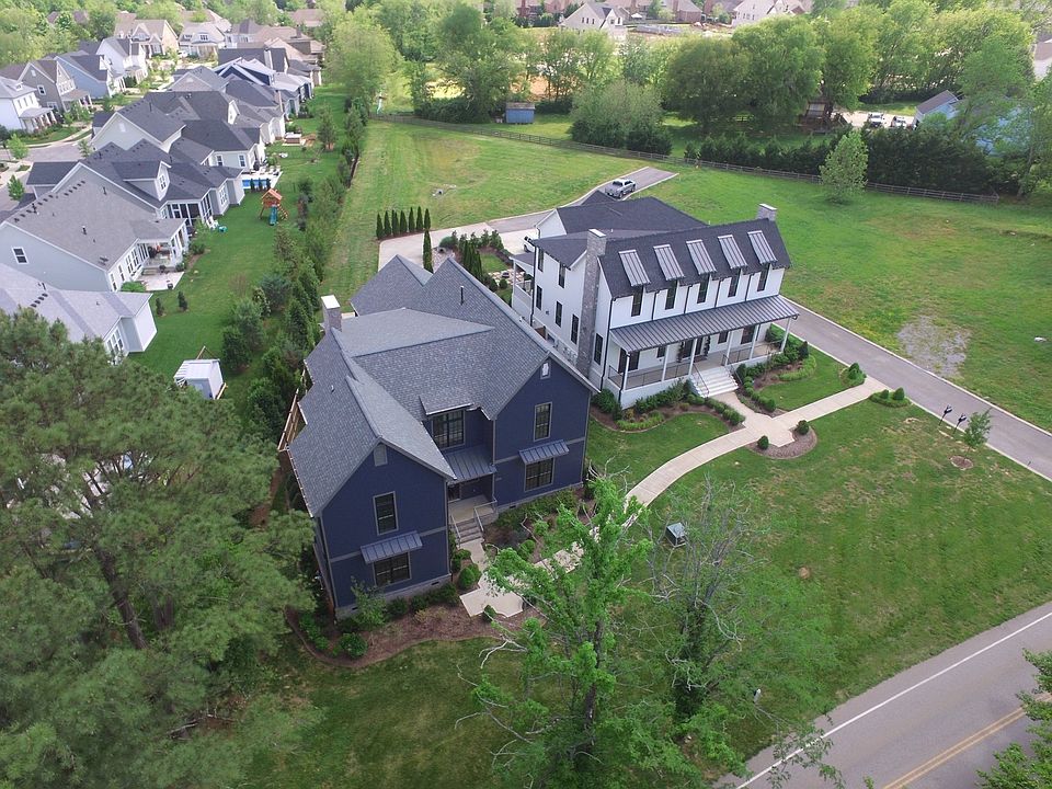 1st image of 1068 Carlisle Ln