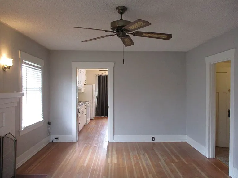 4826 S Park Ave — Photo 4