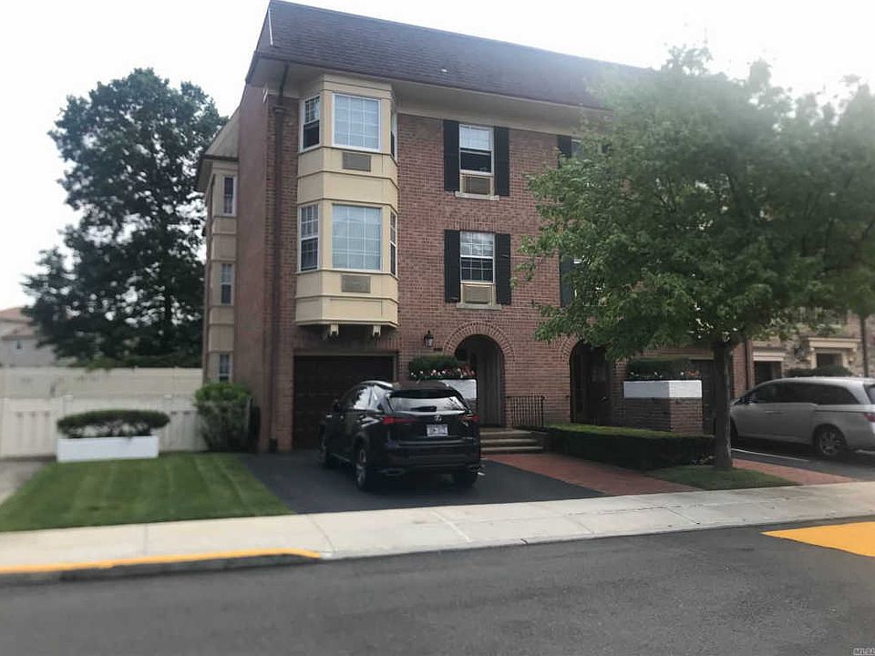 1st image of 207-18 Jordan Dr #1