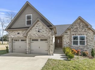 137 Irish Oaks Dr, Portland, TN 37148