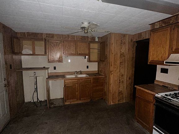 3rd image of 1104 W Laughlin Dr