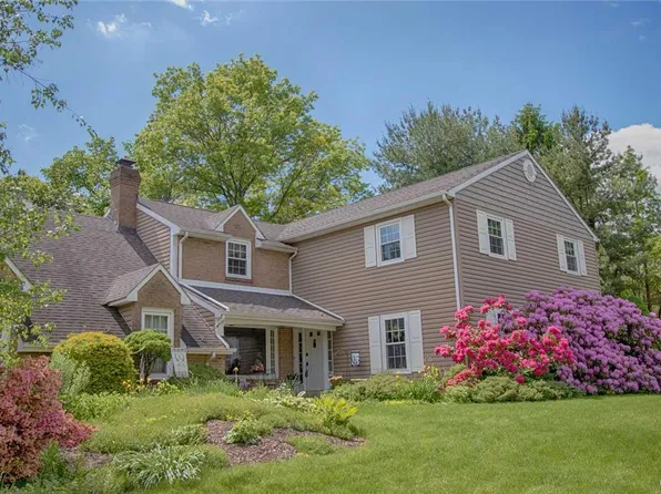 1706 Lotus Dr, Orefield, PA 18069