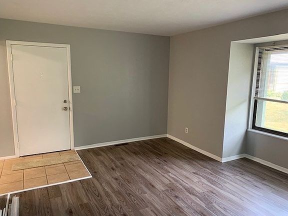4th image of 52152 Friars Ct #B