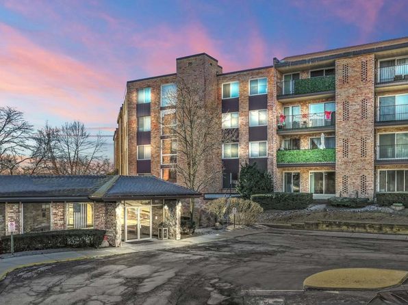 1101 S Hunt Club Dr APT 101, Mount Prospect, IL 60056