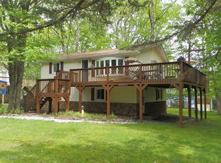 226 High Ridge Rd, Dingmans Ferry, PA 18328