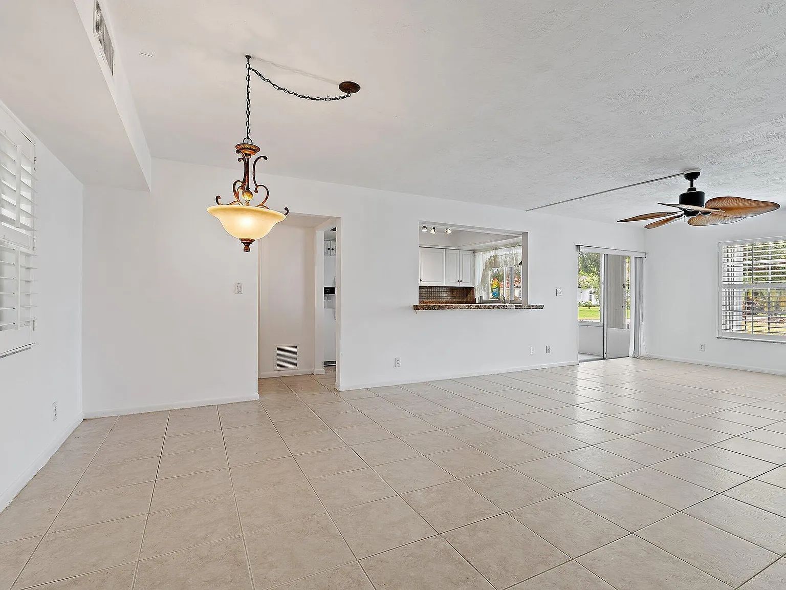 2 bed, 2.0 bath, 1162 sqft, $2,300 — Photo 4