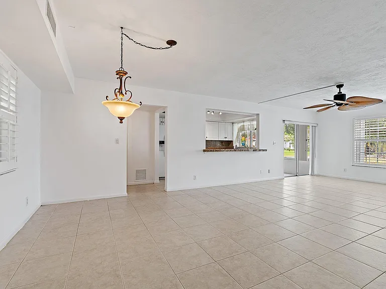 5570 Tamberlane Cir #131 — Photo 4