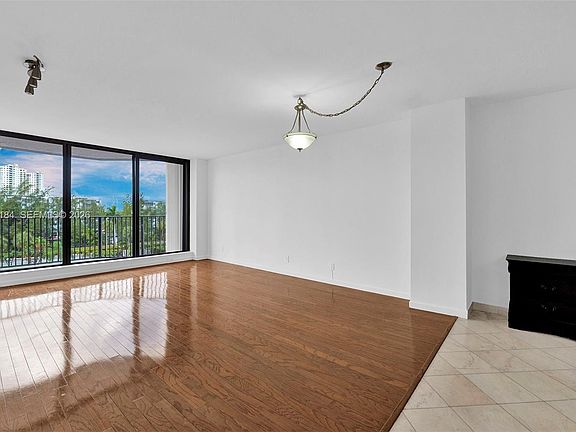 4th image of 300 Three Islands Blvd APT 305