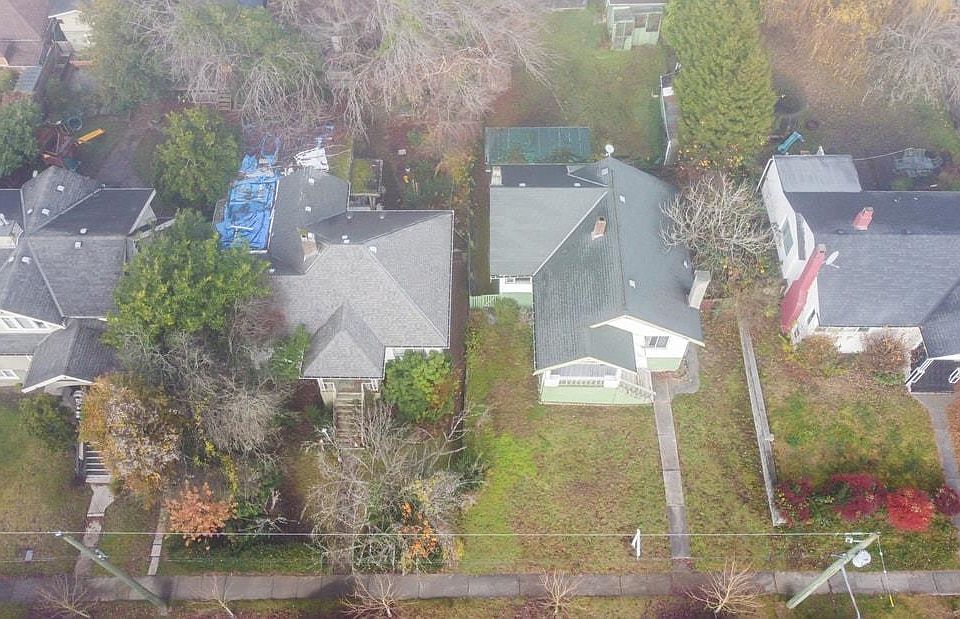2nd image of 438 W 14th St