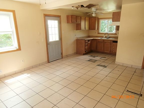 5th image of 200 S Lavergne Ave