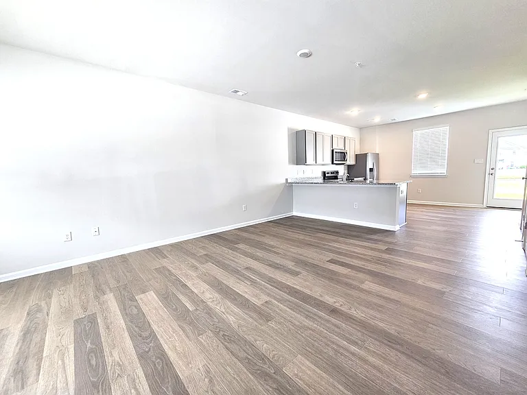 1410 Sugarplum Ln #1 — Photo 13
