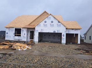 1267 Wild Rye Ln, Oconomowoc, WI 53066