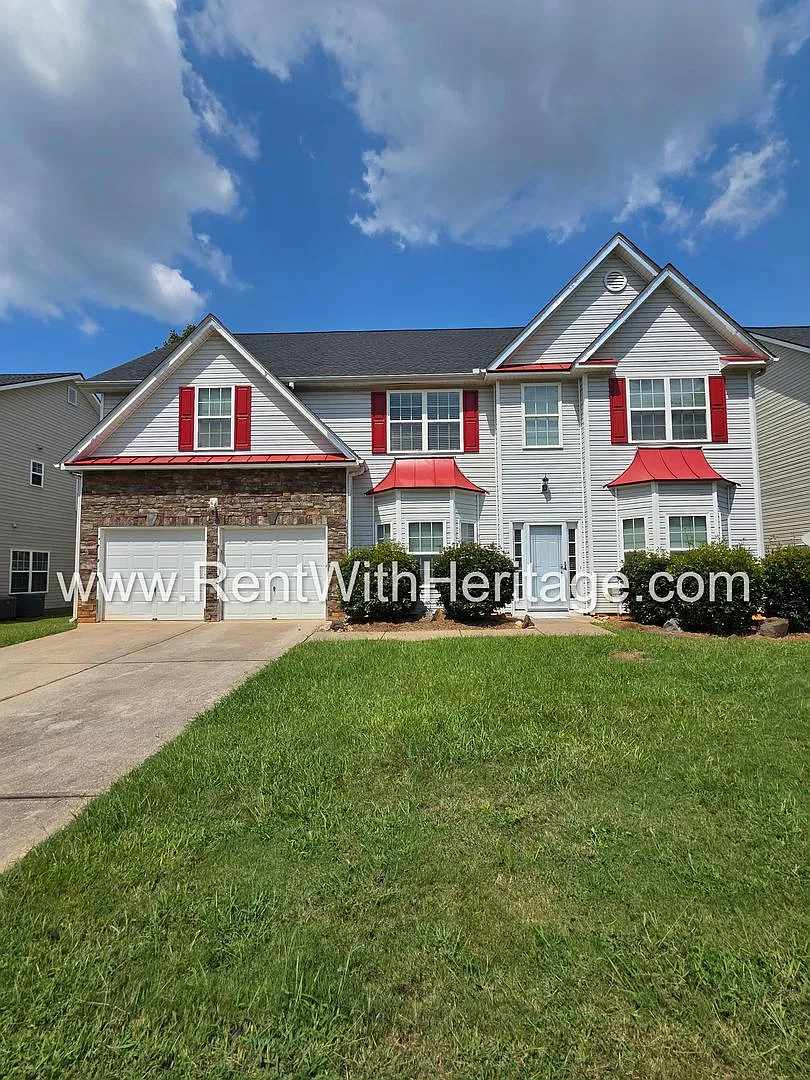 Stunning 4 Bedroom, 3.5 Bath Home Located In The Desirable Villa Rica. A Must See Home — Photo 2