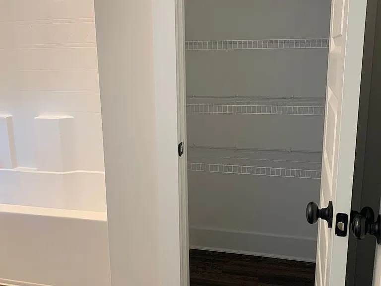 1285 Shades Ter — Photo 12