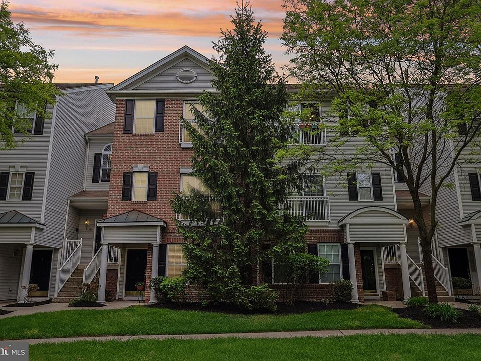 1st image of 340 Lisa Way